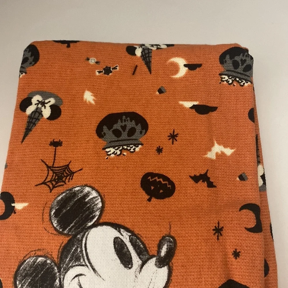 NWT disney 2 pc kitchen towels